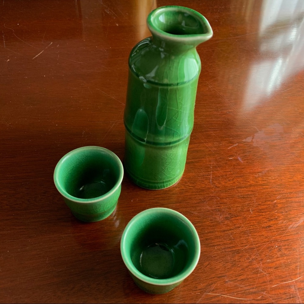 Japanese Sake Set - Picture 2 of 3